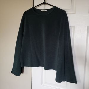 Zara Sweaters - Soft Zara sweater Zara Sweaters - Soft Zara sweater